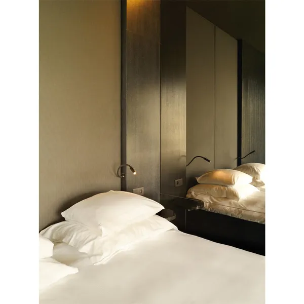 Trizo 21 SCAR-LED 1FDS Wall Lamp White with 25 Degree Light Diffusion