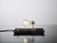 I Ricchi Poveri Monument for A Bulb Bordlampe Sort