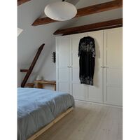 Dock bedframe 180x200 cm, blank gelakt grenenhout