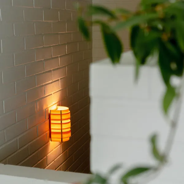 1004 Hans Wall Lamp Pine