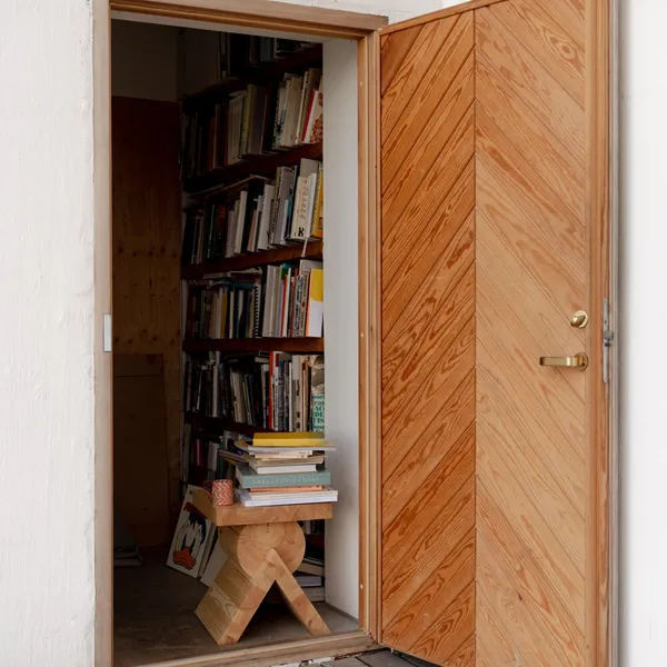 006 AA Side Table Pine