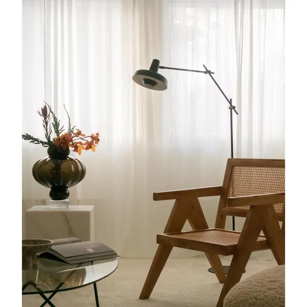 Arigato Floor Lamp Black