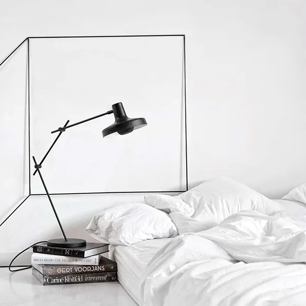 Arigato Table Lamp Black