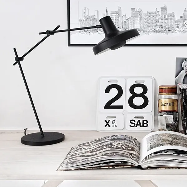 Arigato Table Lamp Black