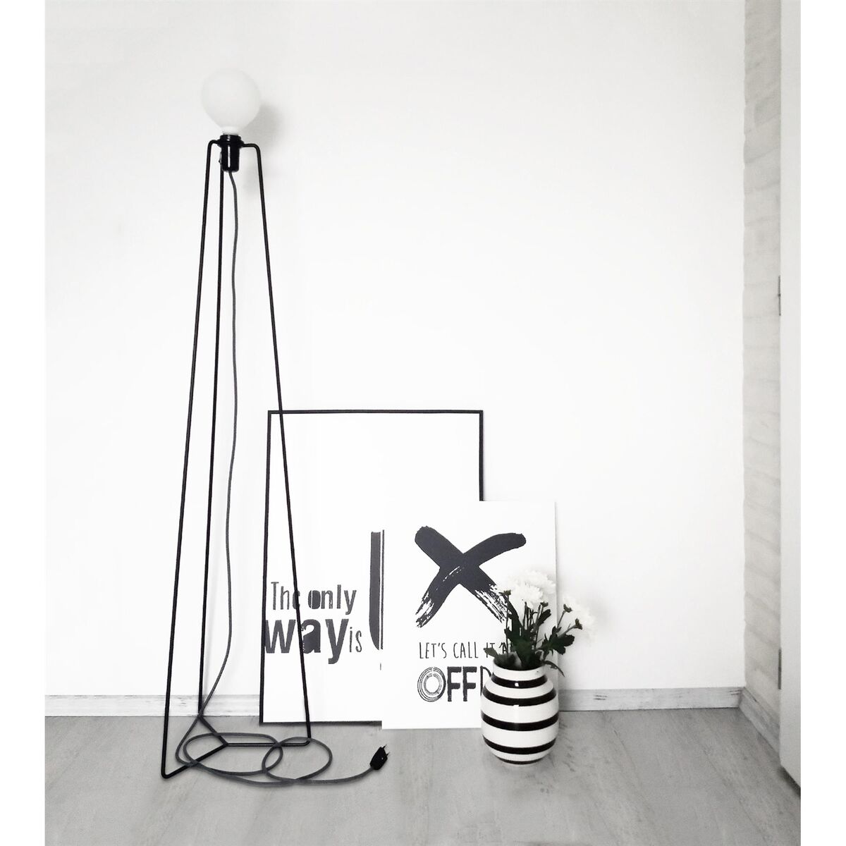Model 3 Floor Lamp White/ White