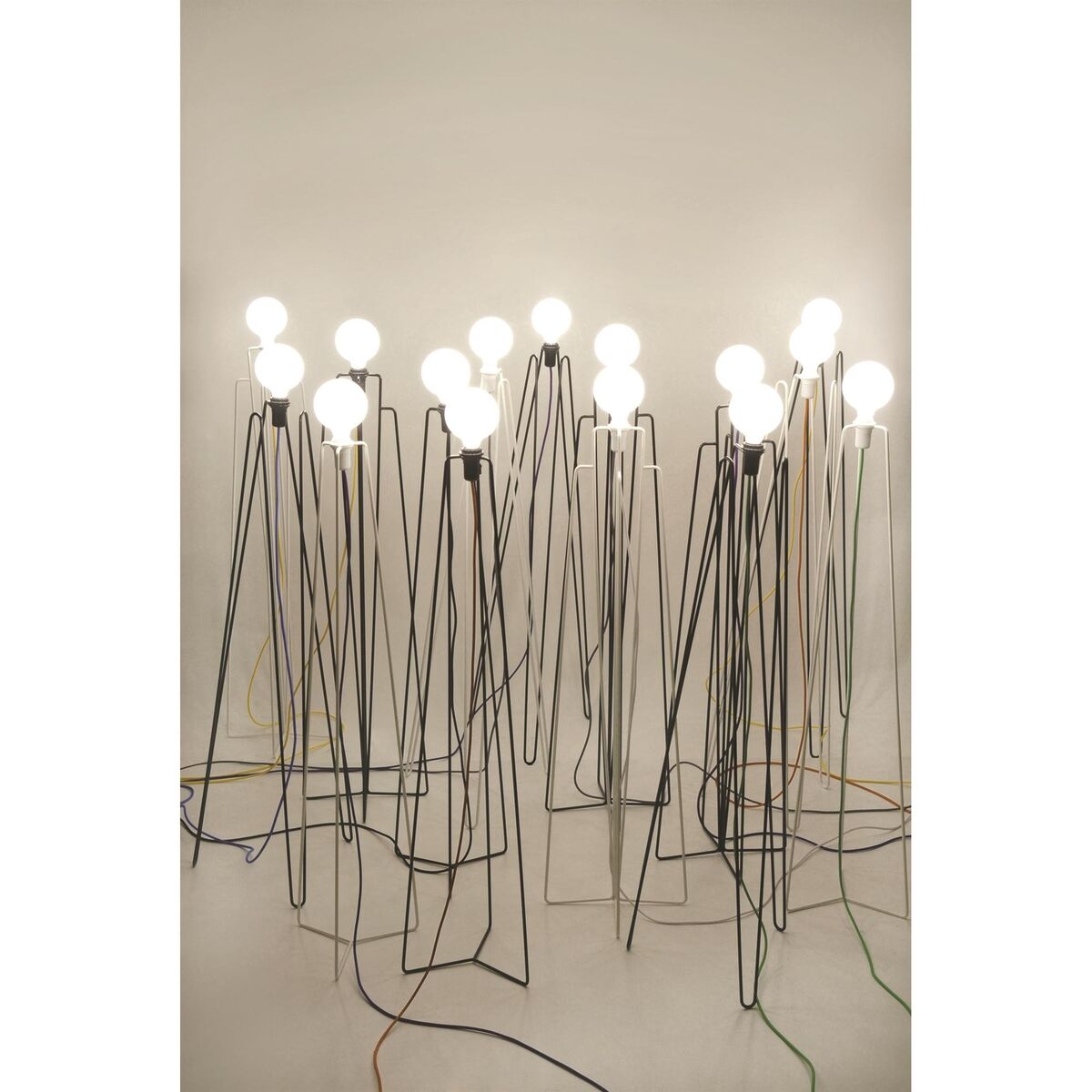 Model 3 Floor Lamp White/ White