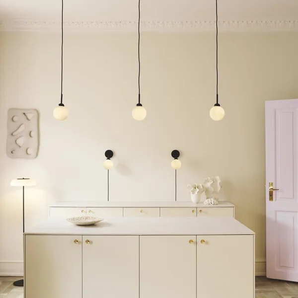 Apiales Wandleuchte Satinschwarz Mit Kabel