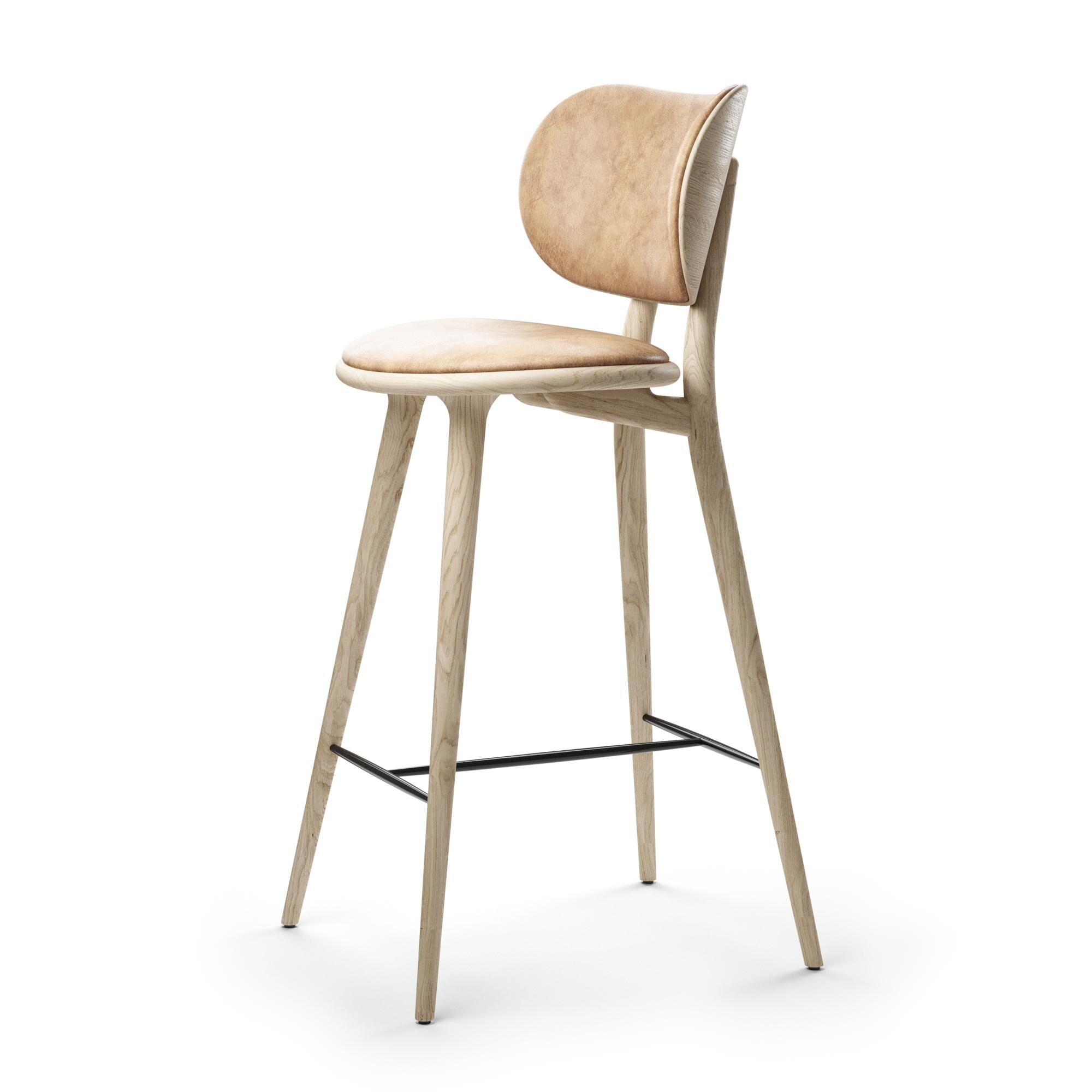 The High Stool Tabouret de Bar M. Arrière en Chêne Laqué Mat 74 cm