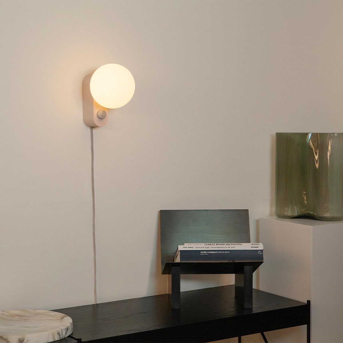 Alumina Tischlampe Rosa mit Kugel IV