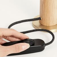 Knuckle Tischlampe Eiche mit Voronoi-I Birne