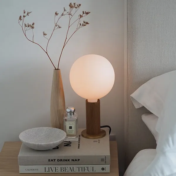 Knuckle Table Lamp Walnut M. Sphere IV Bulb