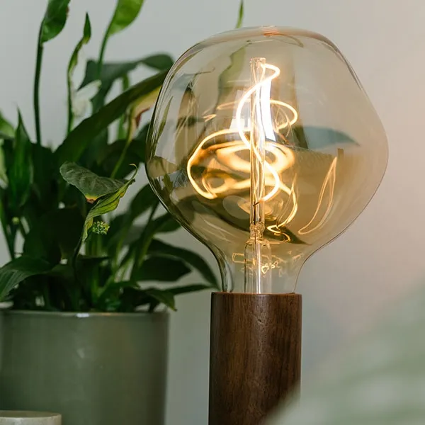 Knuckle Table Lamp Walnut M. Voronoi-I Bulb
