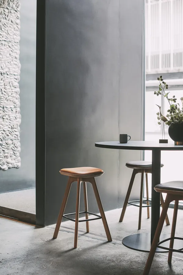 Pauline Bar Stool H65 Smoked Oak/Brandy Leather