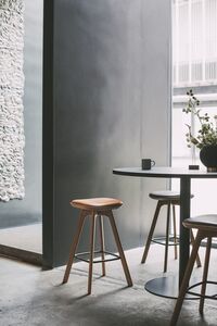 Pauline Barstool H65 Oak/Brandy Leather