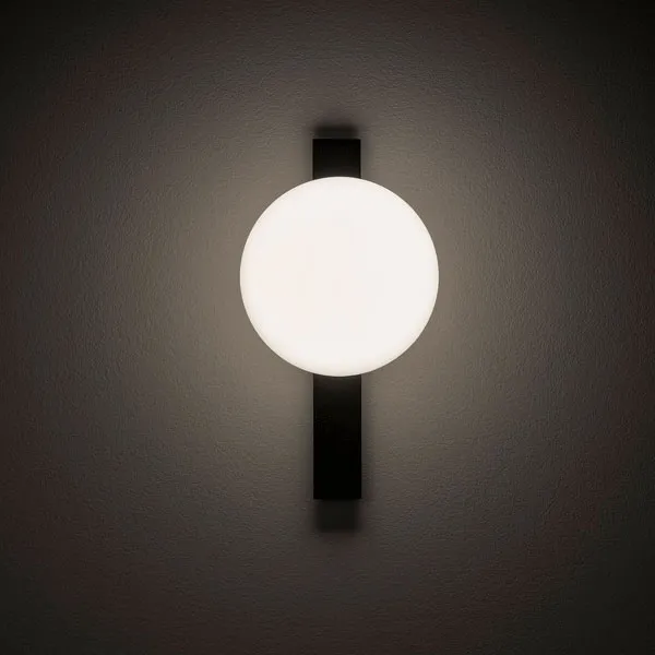 Circ Wandlampe mit vergoldeter Platte