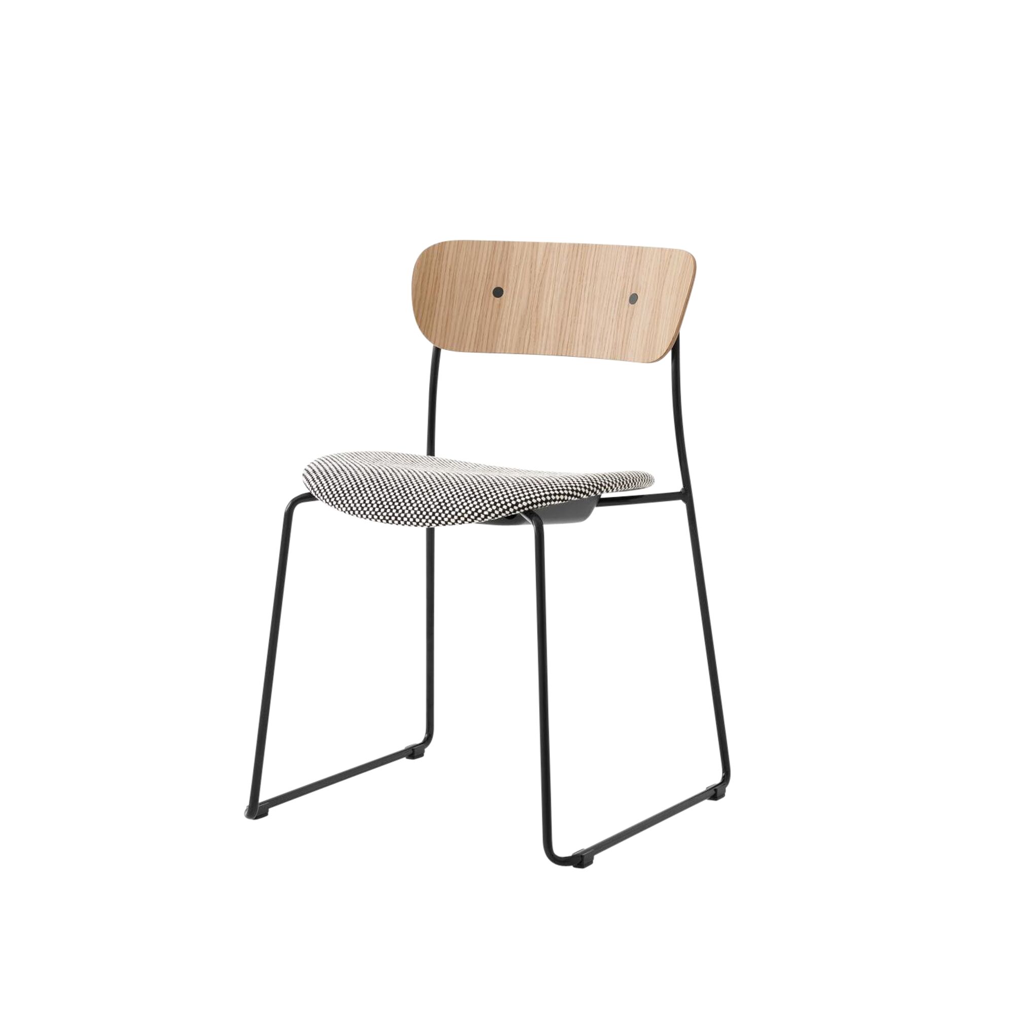 Pavilion AV52 Spisestol med Trukket Sete , Sort/ Sisu