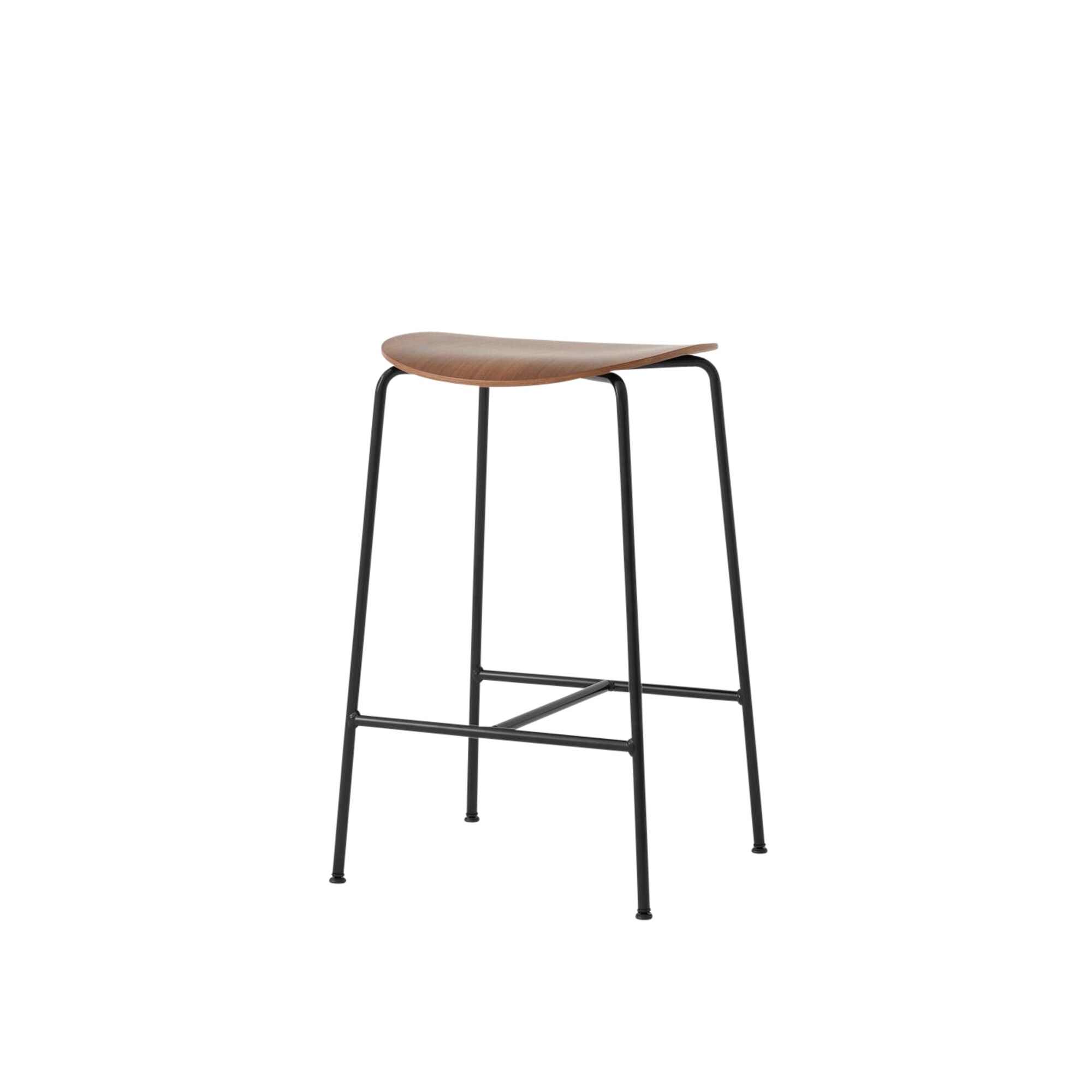 Pavilion AV37 Counter Barstol Lakeret Valnød
