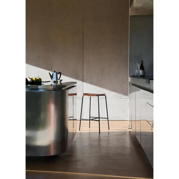 Pavilion AV38 Barstol Sort Lakeret Eg