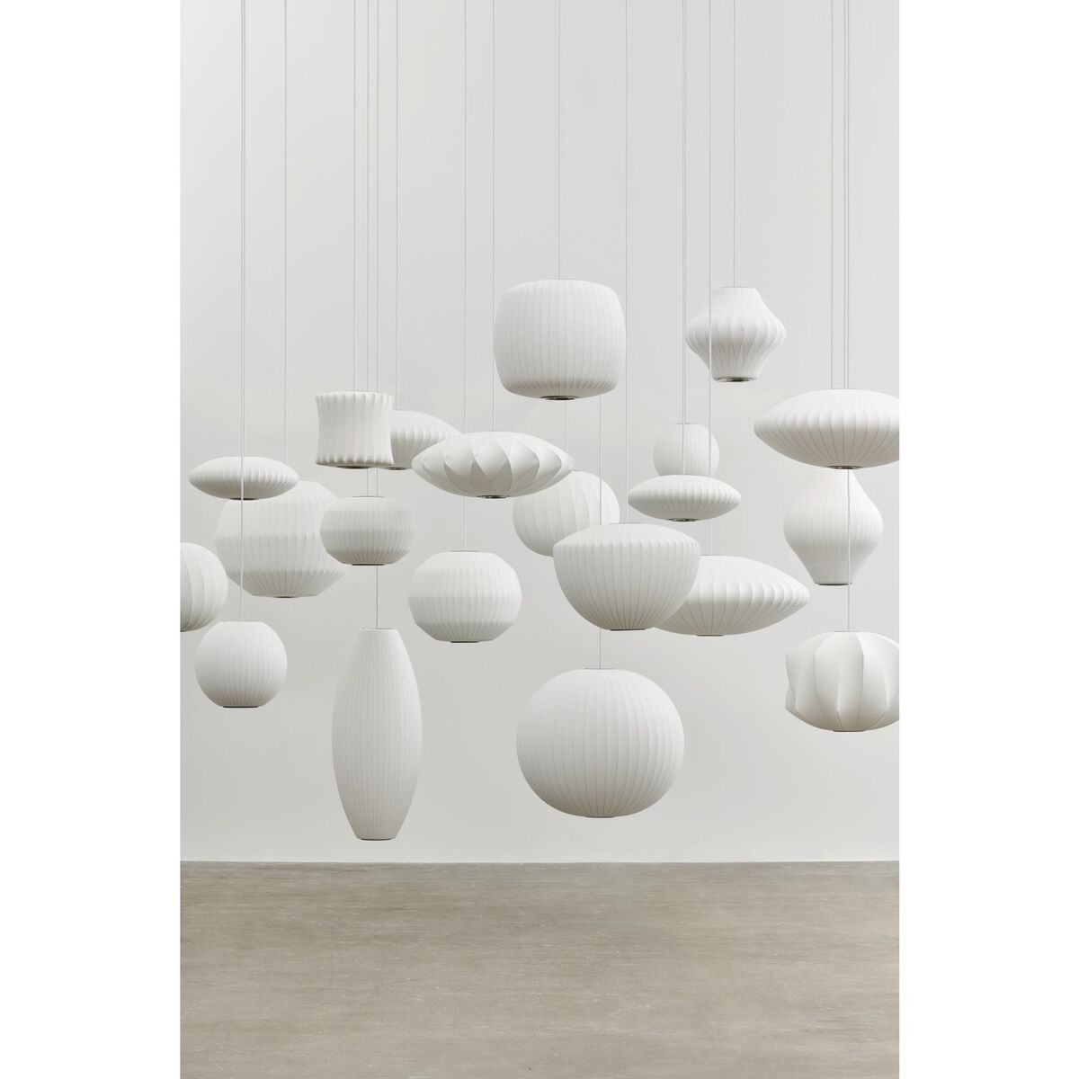 Nelson Angled Sphere Bubble Pendel Mellem Off-White