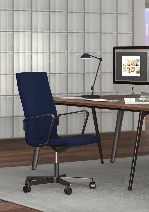 AQ01 Table Lamp Mat Black
