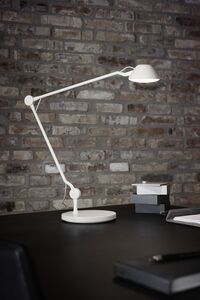 AQ01 Table Lamp Mat White