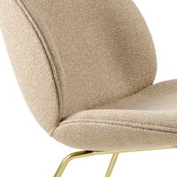 Beetle Sessel Around Bouclé 004 mit Beinen Aus Matt Messing