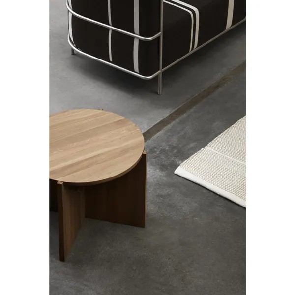 Schlichter Hocker, Warm Lackierte Eiche