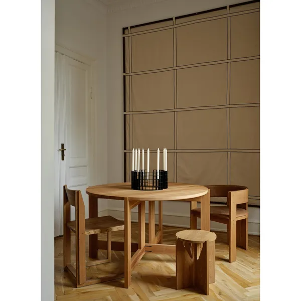 Schlichter Hocker, Warm Lackierte Eiche
