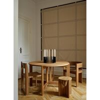 Schlichter Hocker, Warm Lackierte Eiche