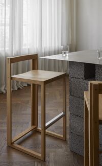 Outline Barhocker, Lackierte Eiche/ Gebürstet Aluminium