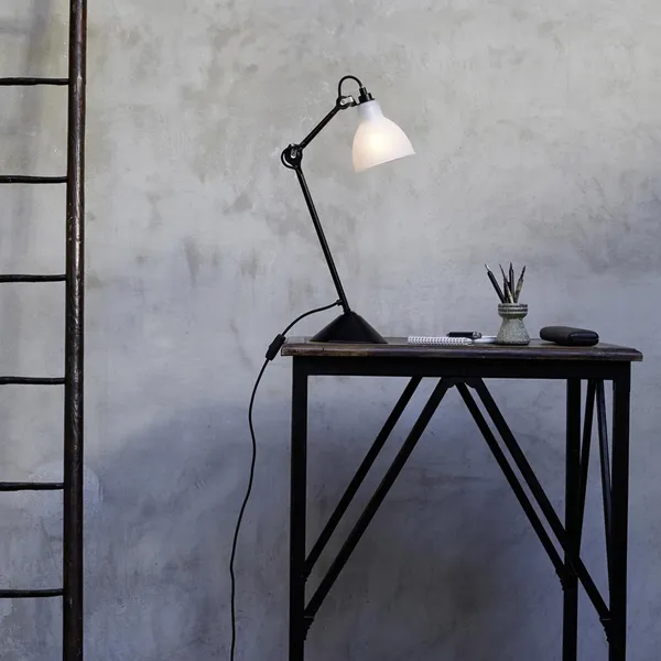 Lampada Lampada da Tavolo N205 Bianco e Nero Opaco & Rame