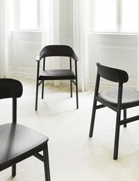 Herit Dining Chair w. Armrests Upholstered Smoked Oak/Black