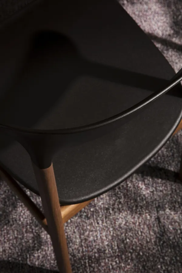 Herit Dining Chair w. Armrests Upholstered Smoked Oak/Black