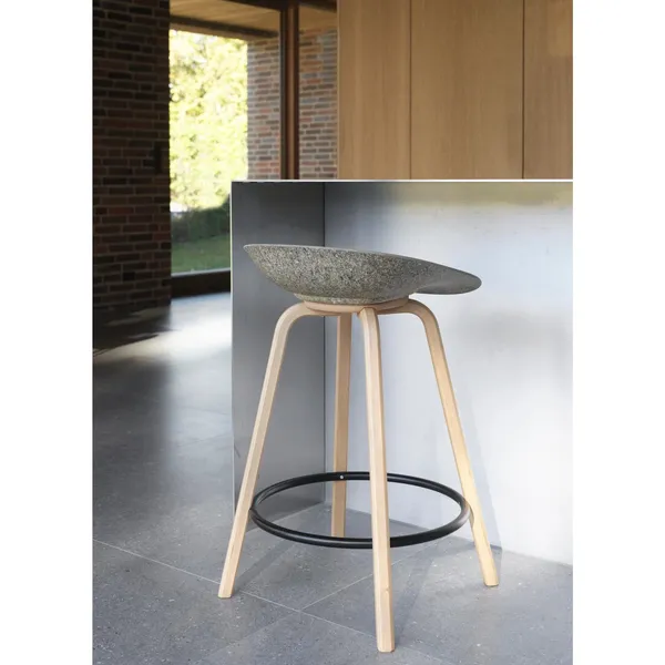 Matt Bar Stool 65 cm Beech/ Black/Seaweed