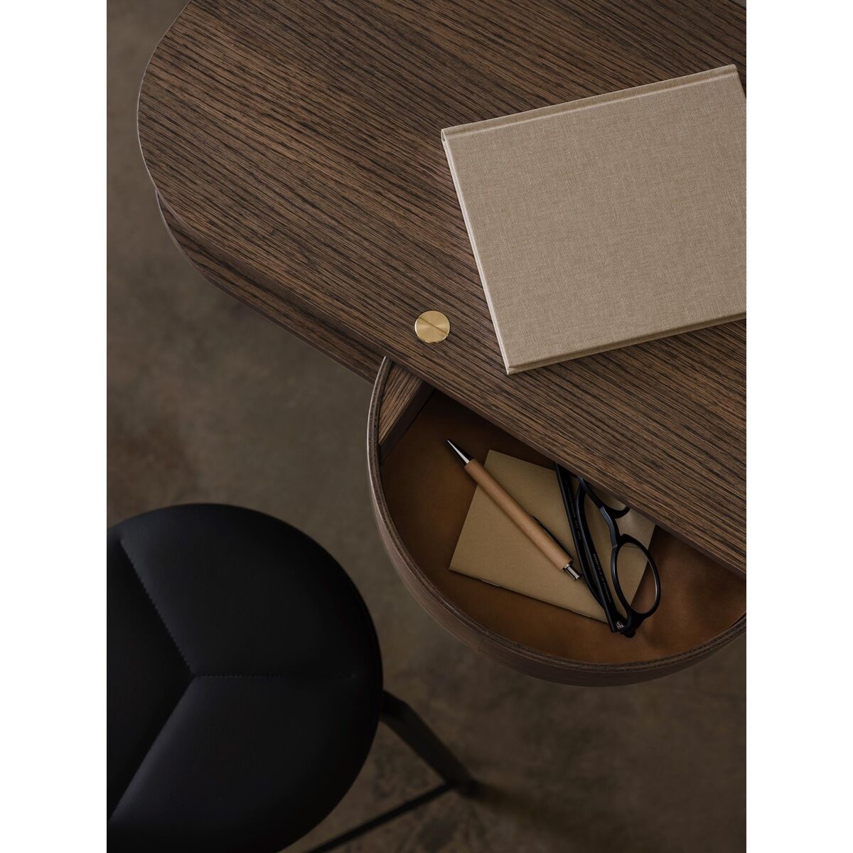 Valet Wall Shelf Smoked Oak