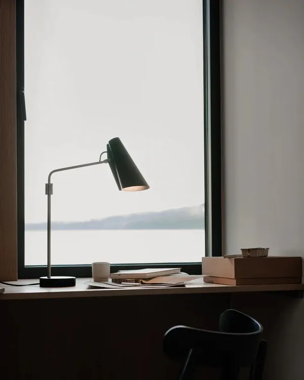 Birdy Swing Bordlampe Sort/Messing