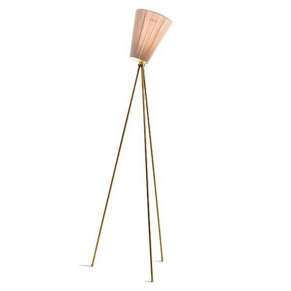 Norra Oslo Wood Golvlampa Guld Sockel & Beige Lampsk&auml;rm