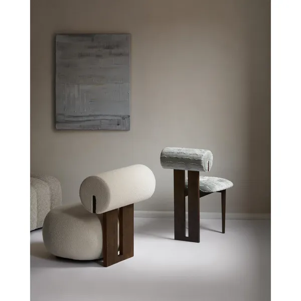 Hippo Armchair Dark Smoked Oak/Barnum Col 24