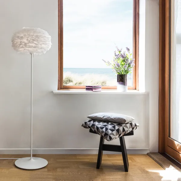 Lampadaire Eos Medium Blanc avec Base Noir