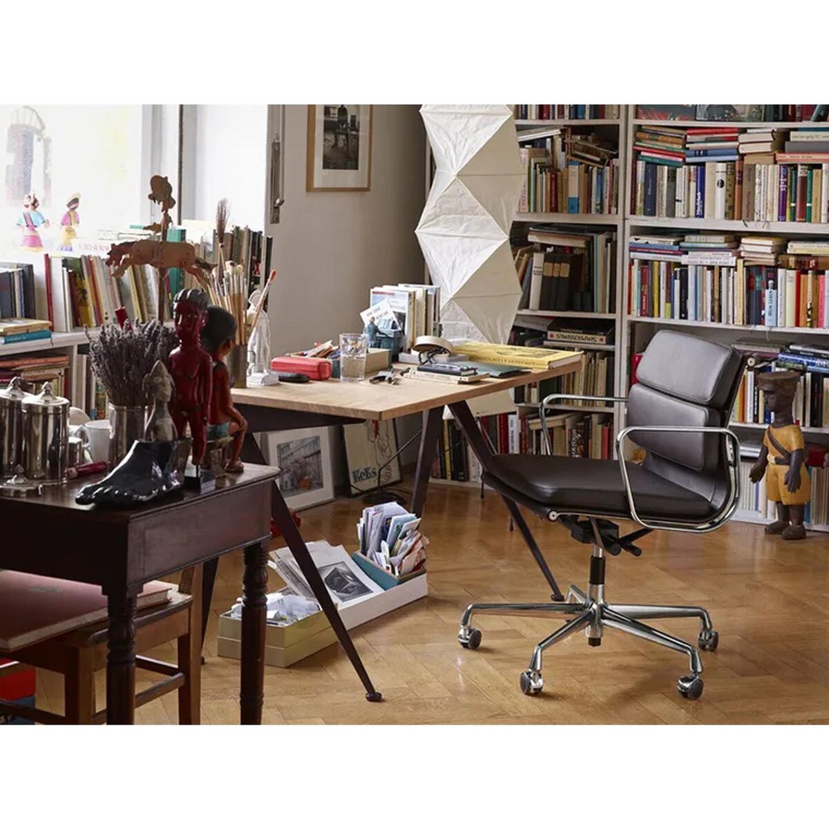 Soft Pad EA 217 Office Chair with Swivel, Armrest and Tilt Mechanism