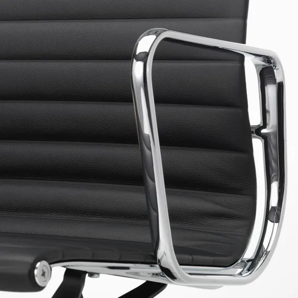 Aluminium EA 117 Kontorstol med Swivel, Armlæn og Vippe Mekanisme