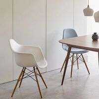 Silla de Comedor Eames Plastic DAW Blanco/ Arce Dorado