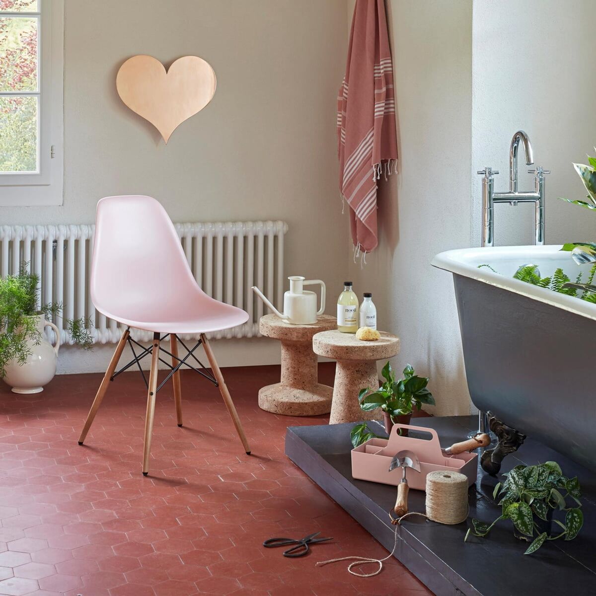 Eames Chaise de Salle à Manger en Plastique DSW Noir Profond/érable Doré
