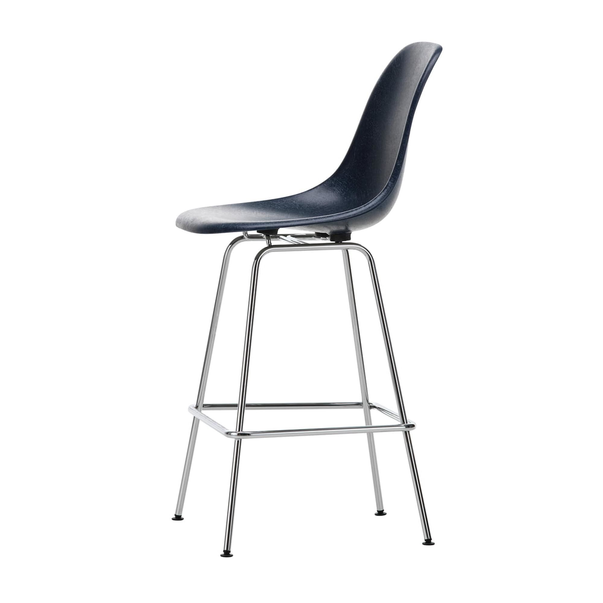 Eames Fiberglass Barstol Medium Navy Blå/Krom