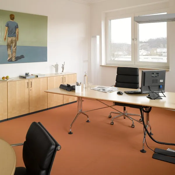 Soft Pad EA 219 Kontorstol Med Swivel & Høj Ryg Nero