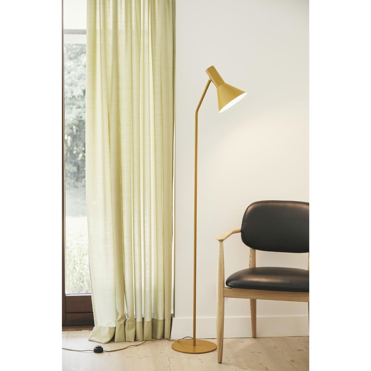 Lyss Floor Lamp Matt Black
