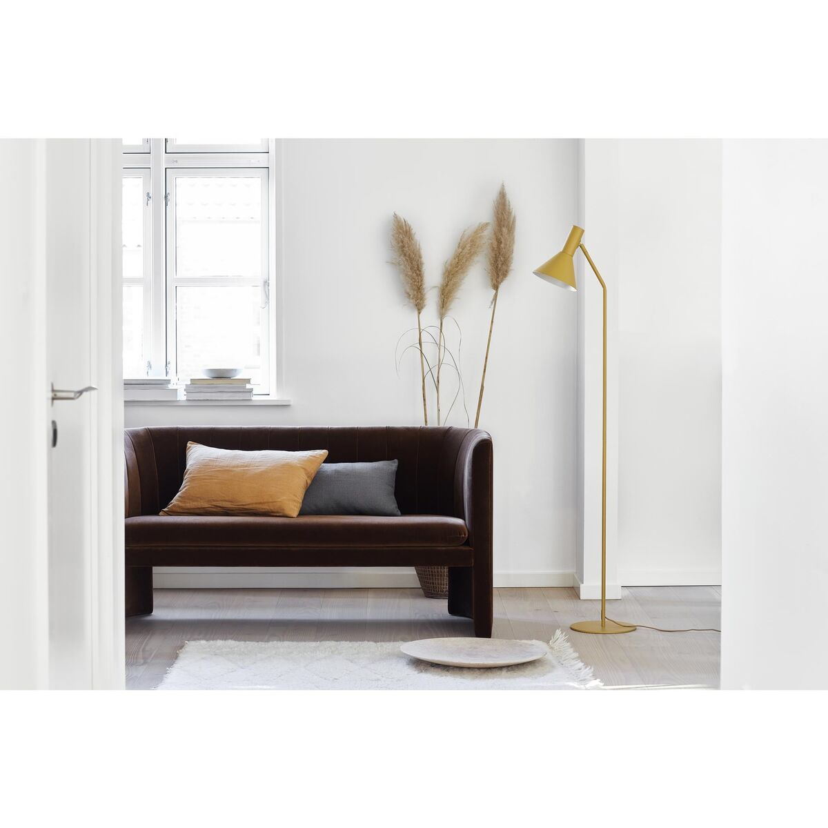 Lyss Floor Lamp Matt Black