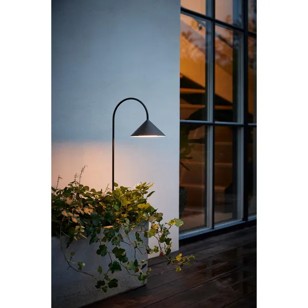 Schwarz Grasp Gartenlampe mit Speer Matt