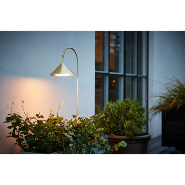 Grasp Garden Lamp With Spear Solid Brass