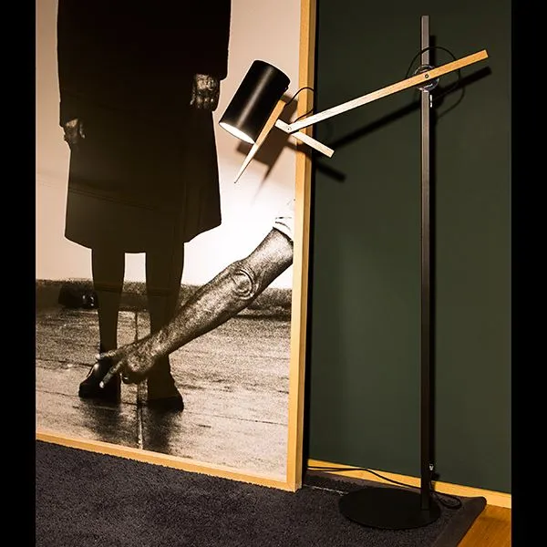 Scantling Floor Lamp P73 Black